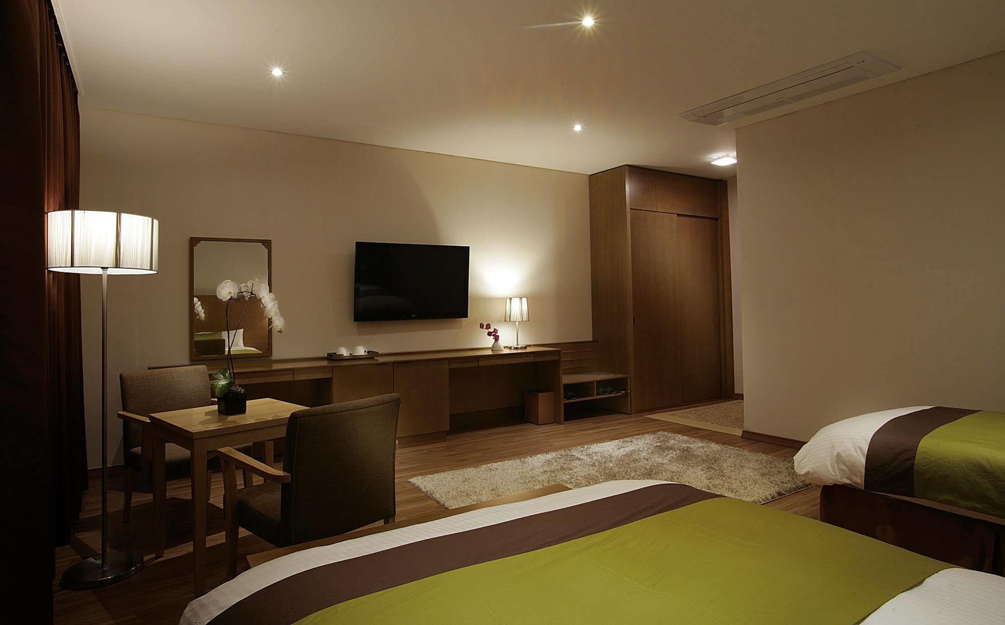 Y Ocean Hotel Yeosu Exterior photo